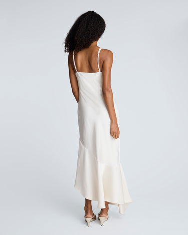 Vestido sesgado de satín con cuello vuelto para mujer
