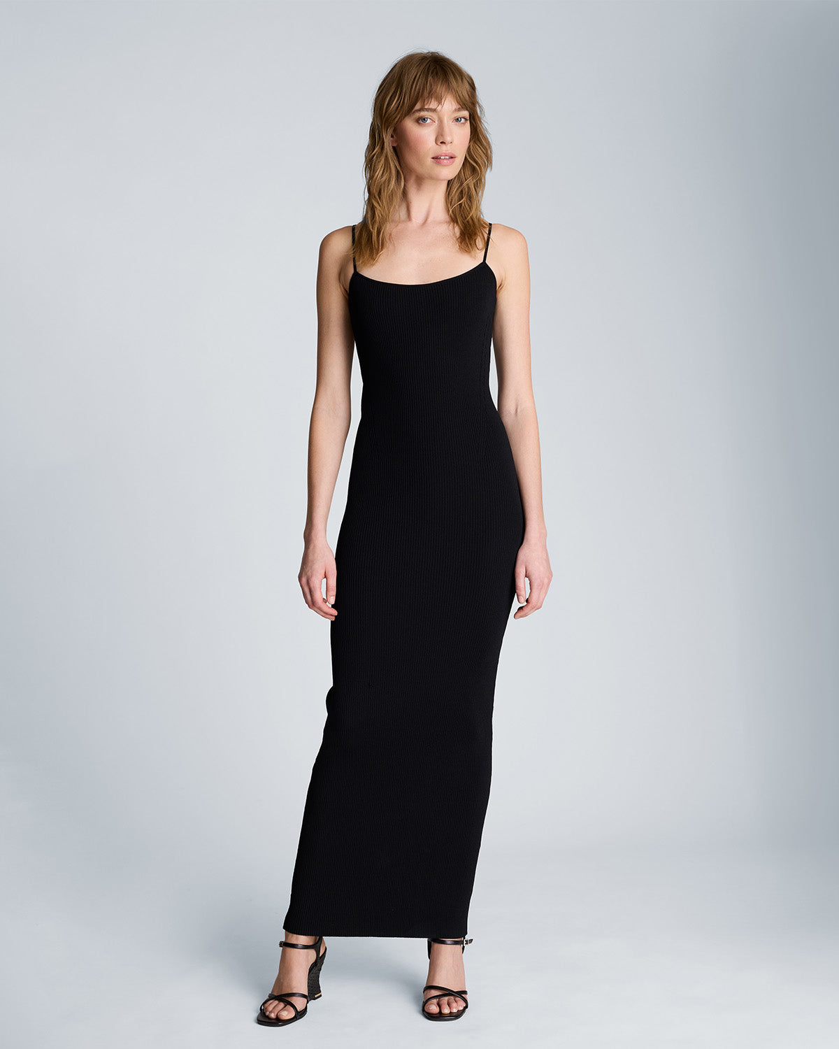 Vestido largo silueta ajustada para dama