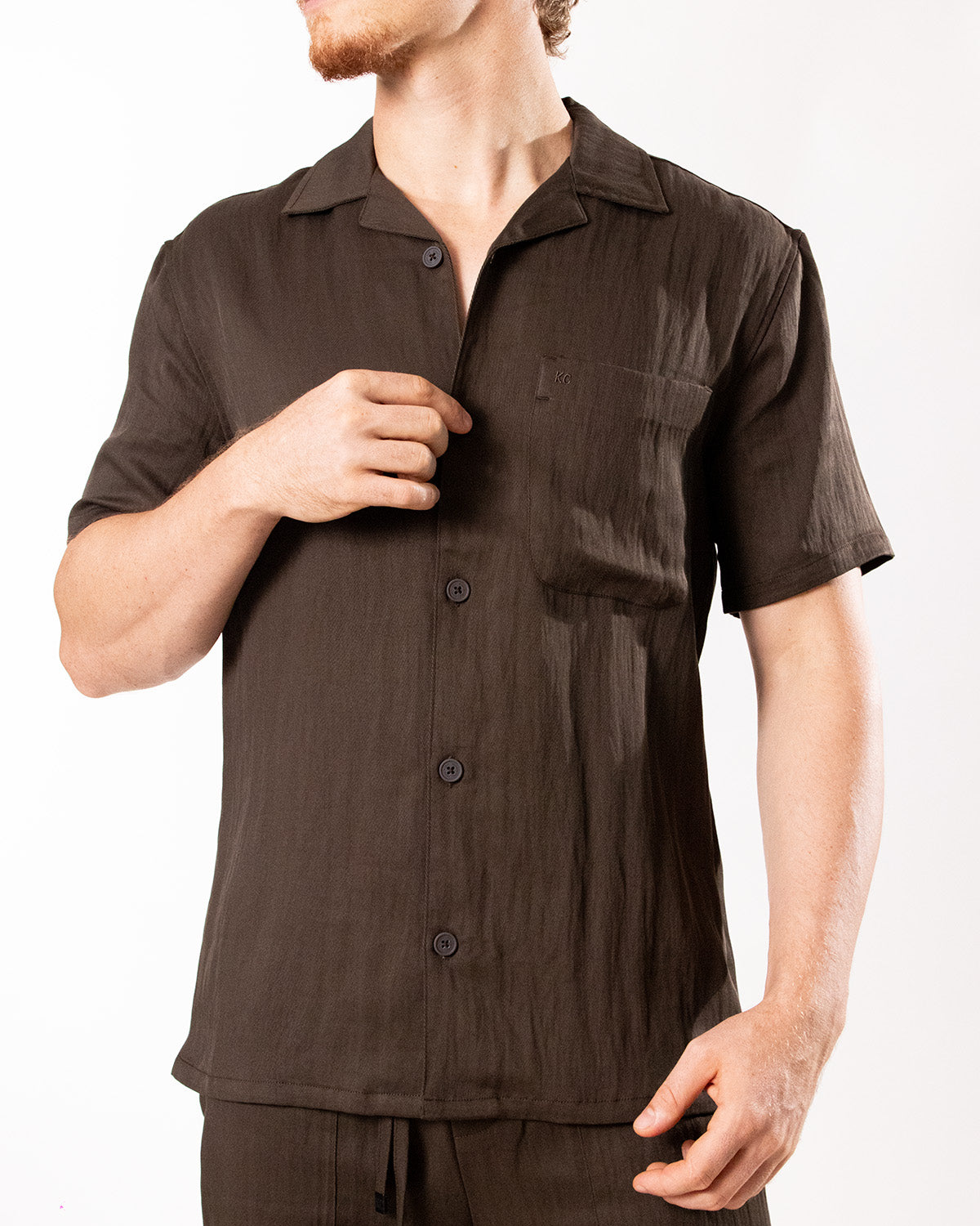 Camisa casual manga corta diseño clásico regular fit para hombre