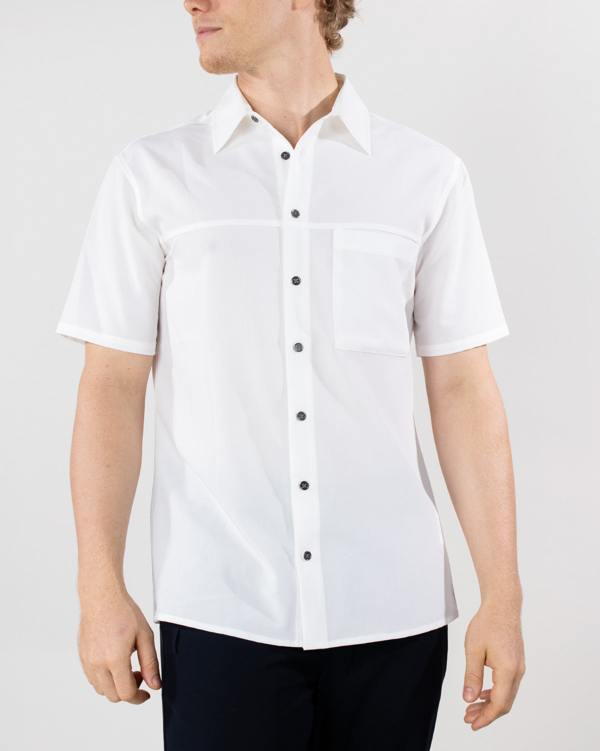 Camisa manga corta con bolsillo regular fit para hombre