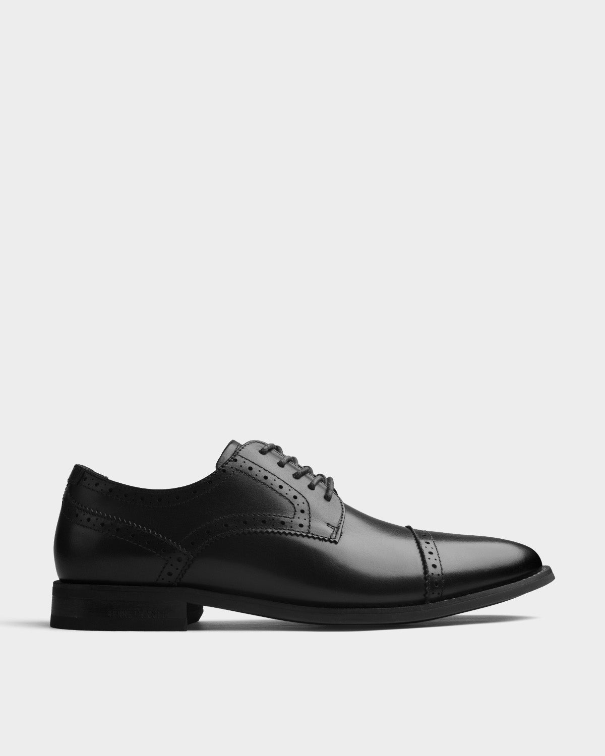 Zapatos de vestir de cuero para hombre carslie toe cap